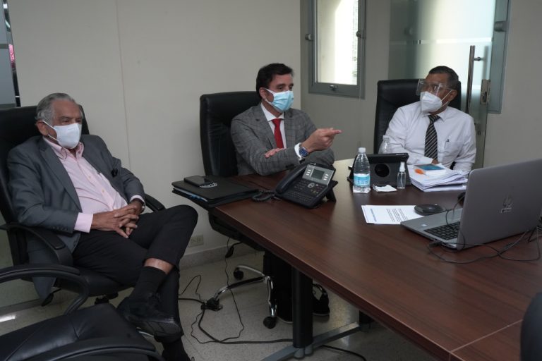 Contraloría revisará salarios, gastos de representación y movilización de representantes y alcaldes