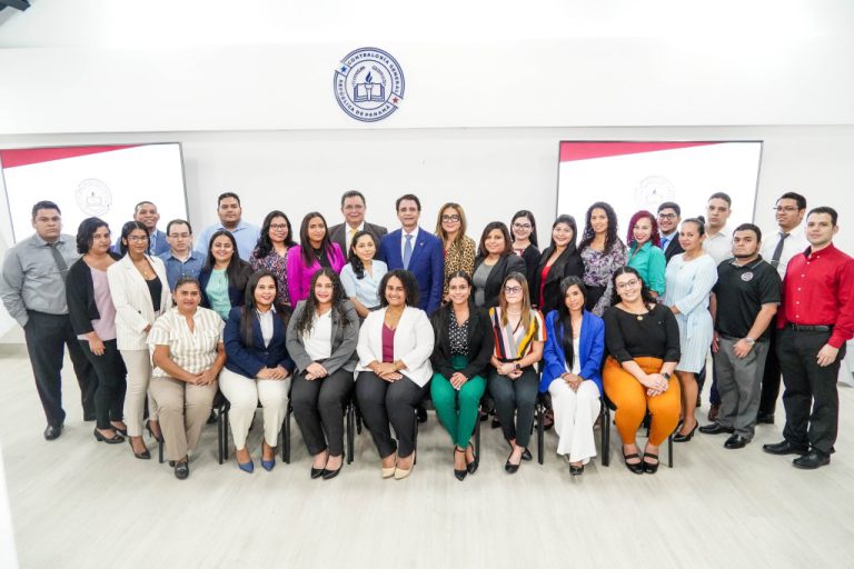 Excelencia Académica en la Contraloría