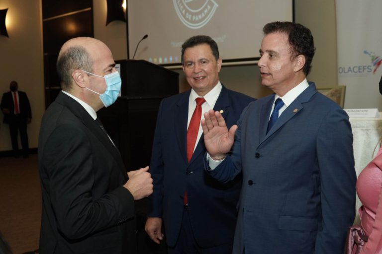 Para prevención y combate contra la corrupción, Contraloría inaugura taller internacional