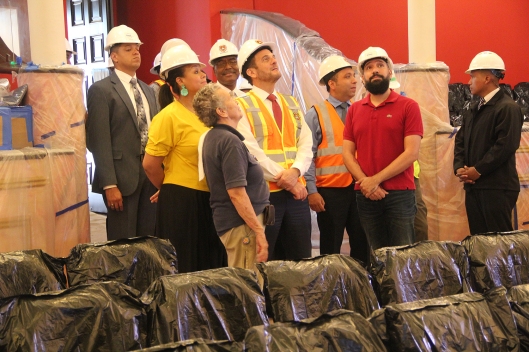 Contralor inspecciona remodelación del Teatro Nacional