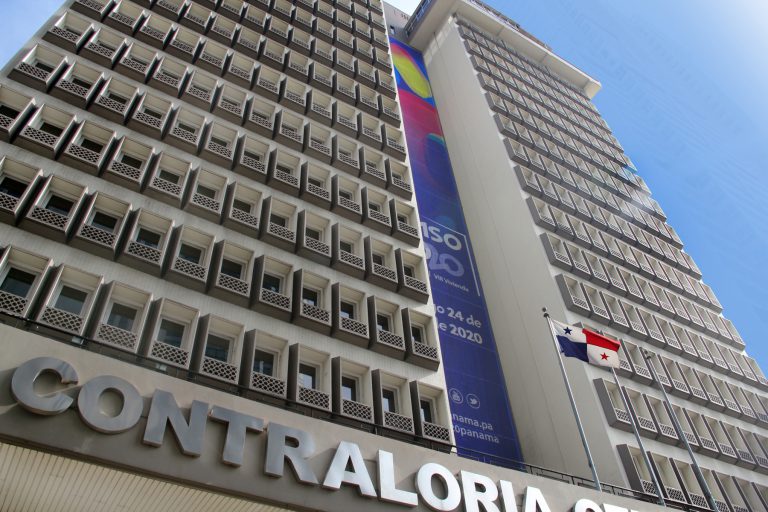 Contralor Solís ordena auditoría por compra de jamones para ‘Naviferias’