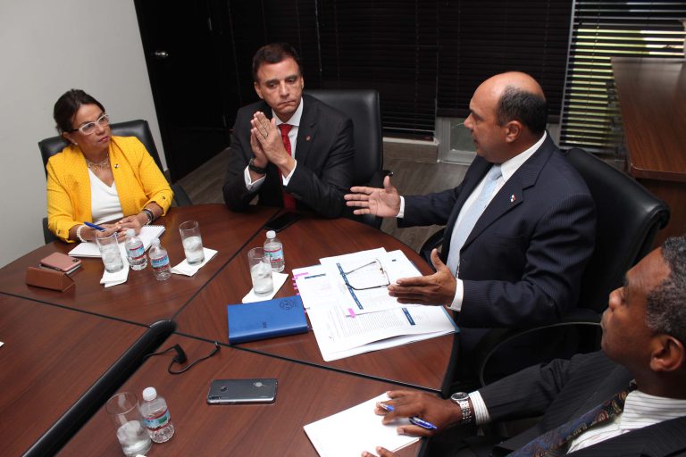 Contraloría y Meduca agilizarán el pago de B/. 48 millones adeudados a  docentes y contratistas