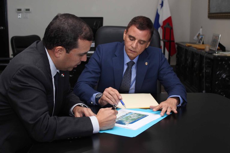 Contralor se reúne con el director del Metro de Panamá