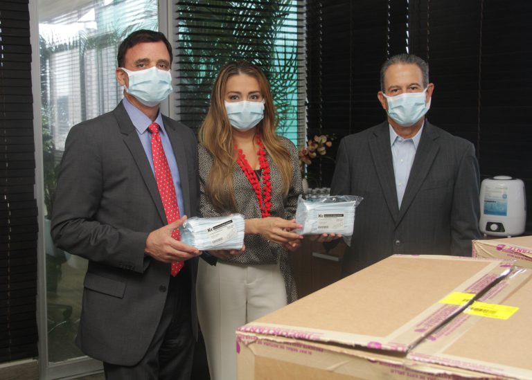 Contraloría recibe donación de 5 mil mascarillas