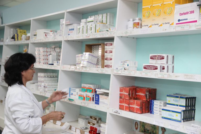 Contraloría realiza evaluación concomitante a controles de medicamentos en centros de atención primaria