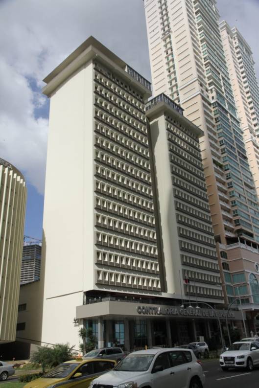 Contraloría no pagará mascarillas y sanciona a fiscalizadora