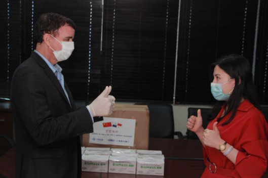 Contraloría recibe donación de tres mil mascarillas