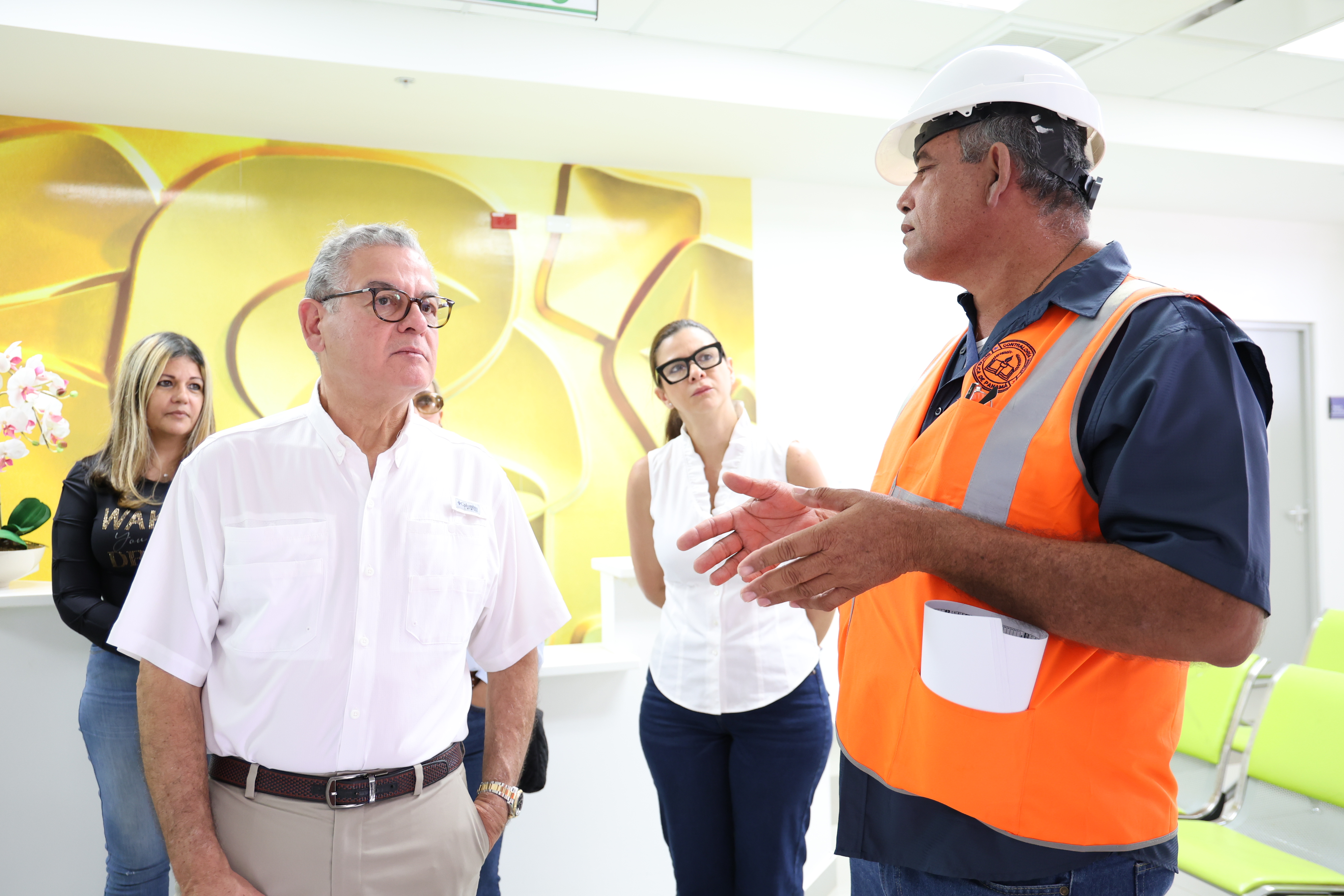 Contralor General supervisa funcionamiento y avance de obras en el Hospital Anita Moreno de Los Santos