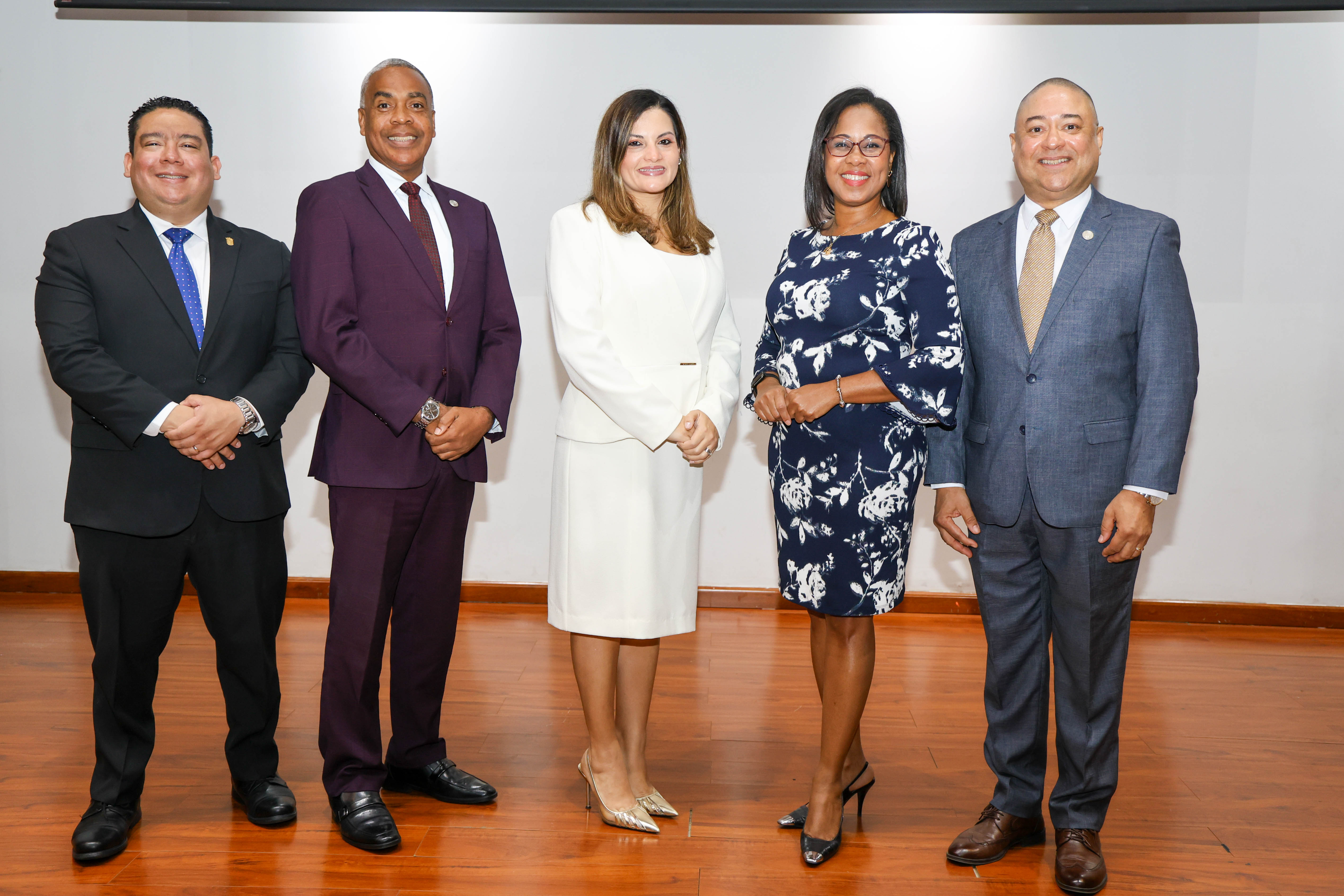 Contraloría refuerza la gestión pública con capacitación sobre Caja Menuda y Control Interno a colaboradores de la Alcaldía de Panamá