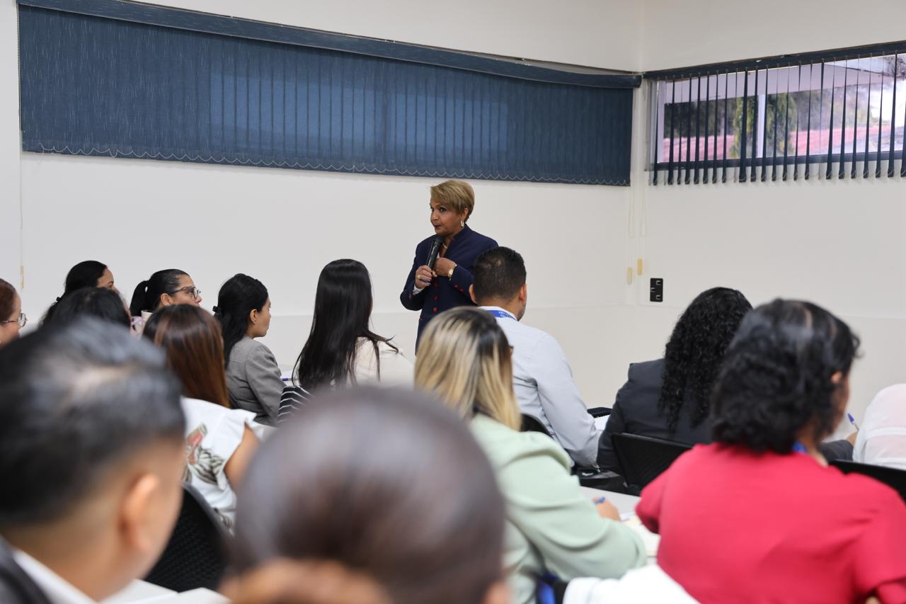 Contraloría lidera quinta jornada de capacitación nacional sobre caja menuda en el Instituto de Medicina Legal y Ciencias Forenses