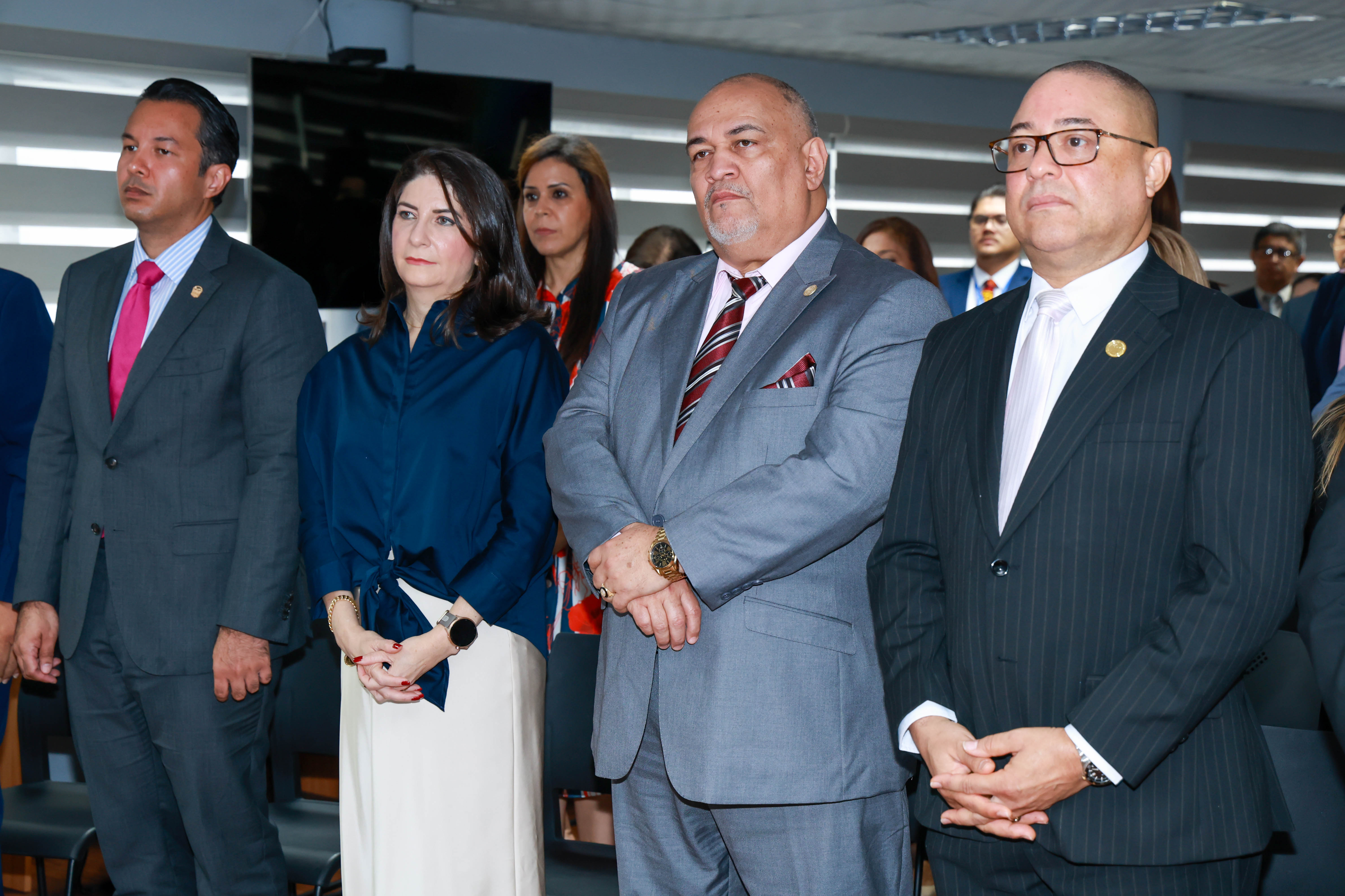 Contraloría fortalece capacidades técnicas en jornada sobre auditoría digital organizada por el MEF