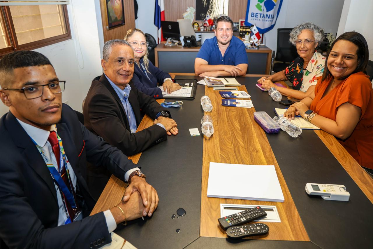 Fortaleciendo los Vínculos con la Comunidad