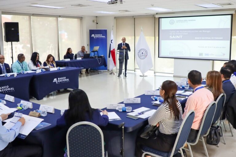 Contraloría capacita a personal del Banco Nacional de Panamá en gestión de riesgos de integridad