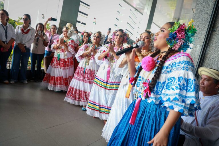 Conjunto típico de la Contraloría celebra 56 años preservando la cultura nacional