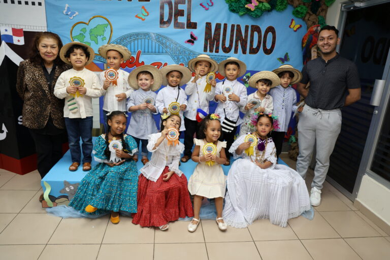 El CAIPI de la Contraloría celebra la XXXI edición de sus Juegos Florales con homenaje al Canal de Panamá