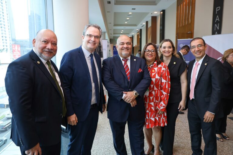 Contraloría General participa en el V Foro Tributario INSPAT Álvaro Moreno