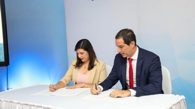 Contraloría General de la República y el Mitradel Firman Convenio de Cooperación en el Lanzamiento del Observatorio del Mercado Laboral en Panamá