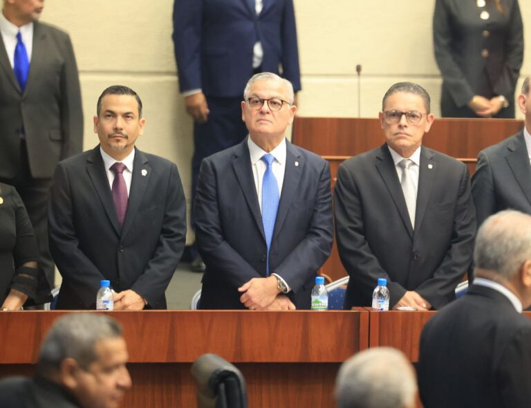 Contralor General participa en el acto de instalación de la Asamblea Nacional