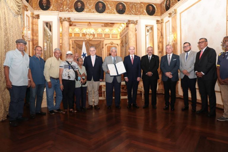 Contralor Anel Flores respalda sanción de la Ley 506 y garantiza transparencia en el pago a jubilados