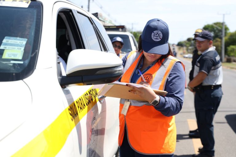 Contraloría despliega operativo nacional para verificar el uso de vehículos oficiales en el Desfile de las Mil Polleras 2026