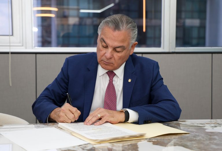 Contraloría refrenda contratos para la continuidad operativa de los puertos de Balboa y Cristobal