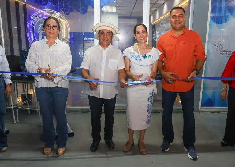 Contraloría acerca sus servicios a la ciudadanía en la Feria Internacional de Azuero