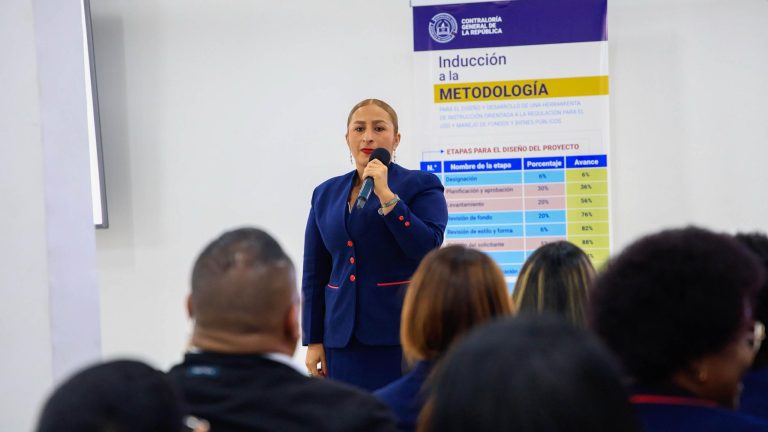 Contraloría realiza jornada académica sobre gestión pública y control gubernamental