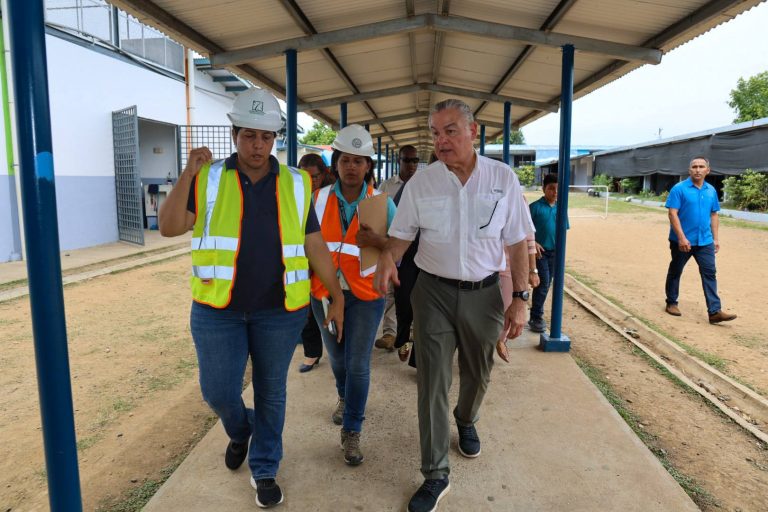 Contralor anuncia medidas firmes contra empresas que incumplen proyectos públicos en Veraguas