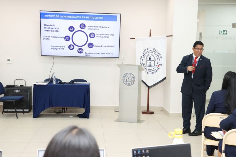 Funcionarios públicos fortalecen sus competencias en Inteligencia Artificial durante capacitación en Chiriquí