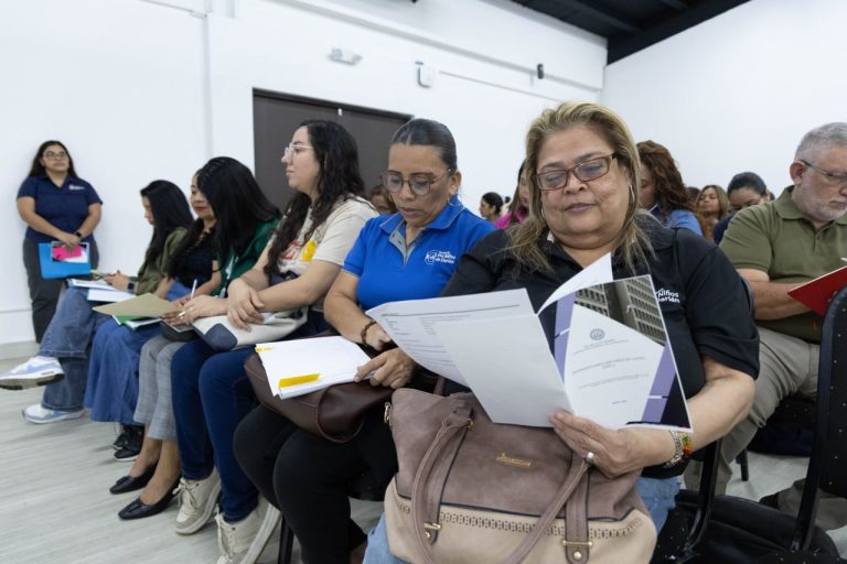 Organizaciones sin fines de lucro reciben capacitación sobre rendición de cuentas de fondos públicos