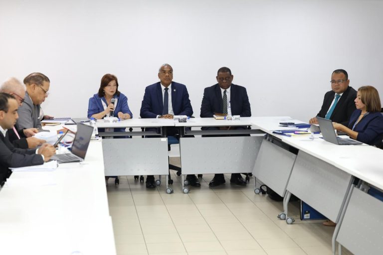 Contraloría impulsa revisión de guías del IBI y PIOSM para reforzar la transparencia y eficiencia en la gestión municipal